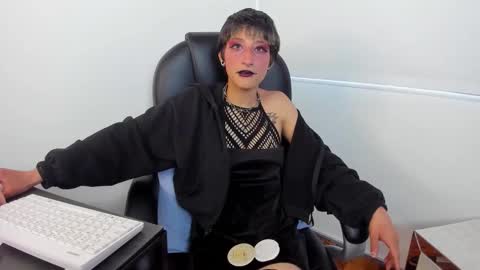 Isabel Cortez online show from 09/11/25, 10:43