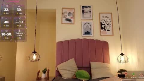 isabelgh_ online show from 11/13/25, 03:27