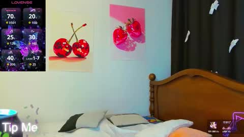 Ella online show from 10/15/25, 07:14