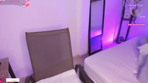 isabella online show from 11/11/25, 06:52