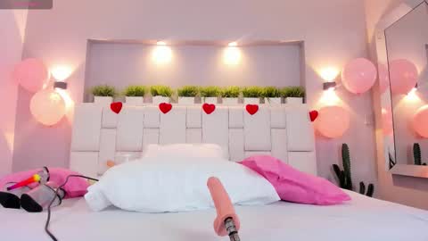 Isa online show from 02/15/26, 03:36