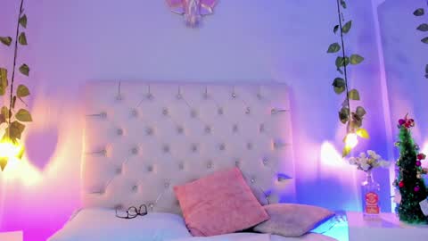 Snapshot of isabella_flowerss chatting on 01/03/25, 03:16 online show from 01/03/25, 03:16