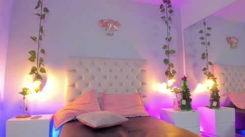 Snapshot of isabella_flowerss chatting on 01/12/25, 01:53 online show from 01/12/25, 01:53