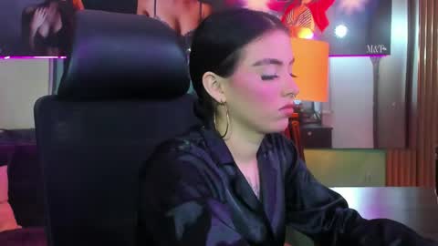 ISABELLA online show from 06/04/26, 07:42