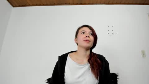 Snapshot of isabella_jaramillo chatting on 10/11/25, 12:26 isabella_jaramillo online show from 10/11/25, 12:26