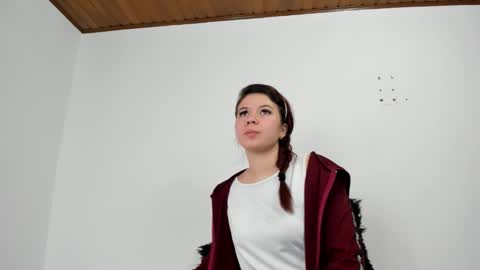 Snapshot of isabella_jaramillo chatting on 10/30/25, 12:17 isabella_jaramillo online show from 10/30/25, 12:17