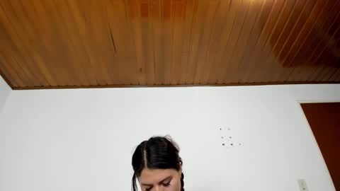 Snapshot of isabella_jaramillo chatting on 11/11/25, 01:00 isabella_jaramillo online show from 11/11/25, 01:00