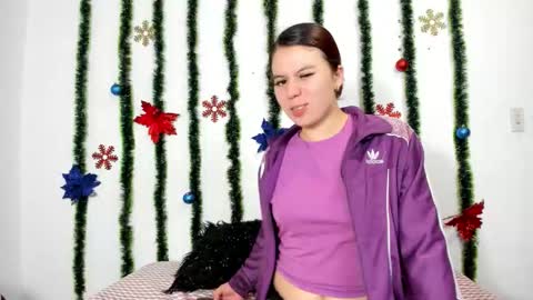 Snapshot of isabella_jaramillo chatting on 11/17/25, 12:55 isabella_jaramillo online show from 11/17/25, 12:55