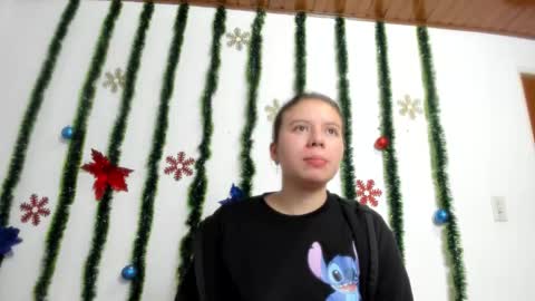 Snapshot of isabella_jaramillo chatting on 11/27/25, 12:29 isabella_jaramillo online show from 11/27/25, 12:29