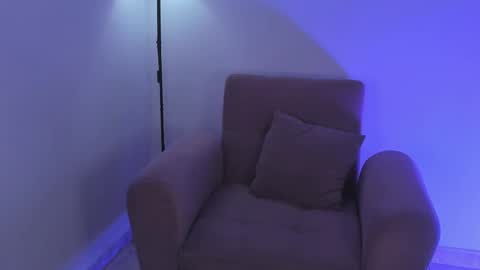 Snapshot of isabella_jones9 chatting on 10/25/25, 11:21 ISABELLA online show from 10/25/25, 11:21