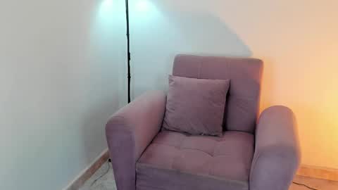 Snapshot of isabella_jones9 chatting on 12/02/25, 12:38 ISABELLA online show from 12/02/25, 12:38