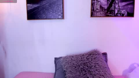 Snapshot of isabella_lopez_ chatting on 01/28/25, 12:00 Isabel Lopez online show from 01/28/25, 12:00