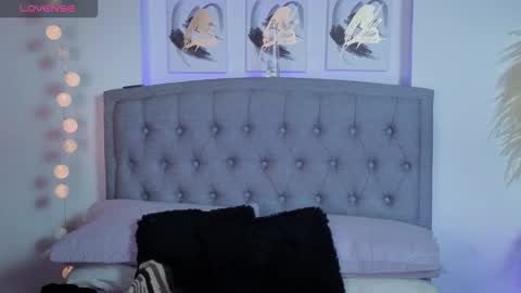   online show from 11/21/25, 10:03