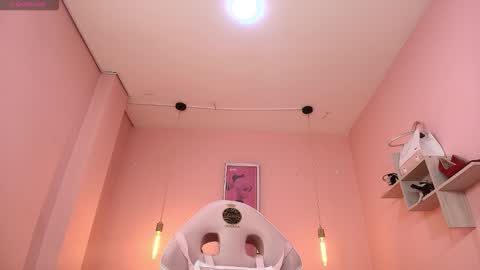 Isa  online show from 02/04/26, 12:22