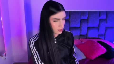 Isabella Moon9 online show from 04/16/26, 12:06