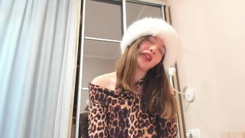 Snapshot of isabella_noir88 chatting on 05/30/26, 04:04 Isabella Noir online show from 05/30/26, 04:04