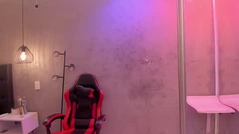 Isabella Nowa online show from 02/07/26, 12:20