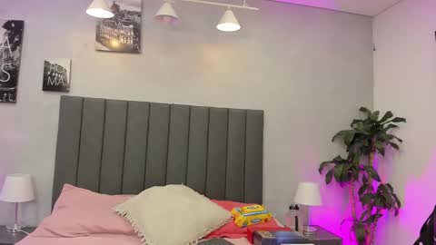 Isabella Nowa online show from 02/08/26, 11:46