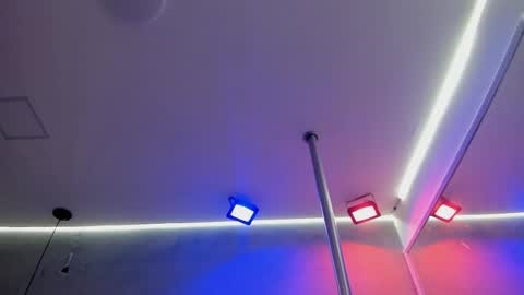 Isabella Nowa online show from 02/10/26, 11:36