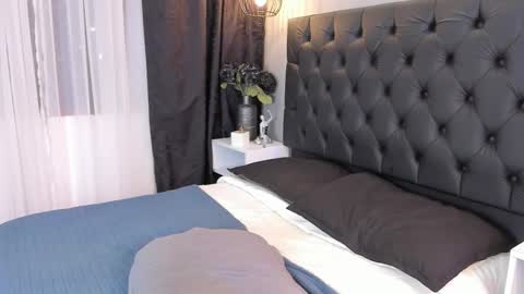 Isabella Nowa online show from 03/06/26, 12:01