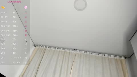 Snapshot of isabella_sea chatting on 12/12/24, 05:42 Isabella Sea online show from 12/12/24, 05:42