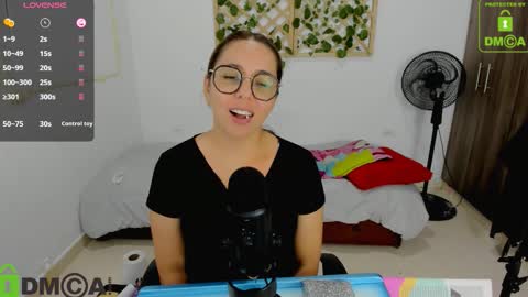 Isabella online show from 11/19/25, 10:10