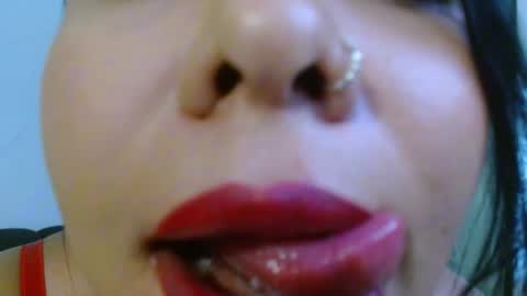 Isabella velvet online show from 04/30/26, 02:18