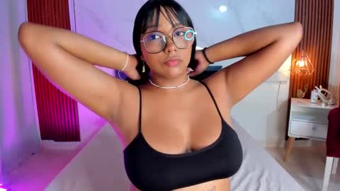 isabella zc online show from 11/14/25, 10:29