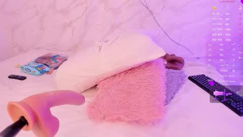 Snapshot of isabellaa_1 chatting on 12/20/25, 07:48 isabellaa_1 online show from 12/20/25, 07:48