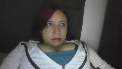 isabellaa_hills_ online show from 10/05/25, 12:09