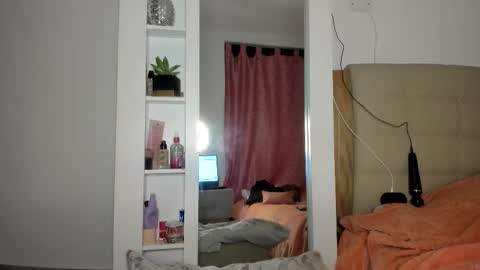 ISABEL online show from 01/09/26, 07:33