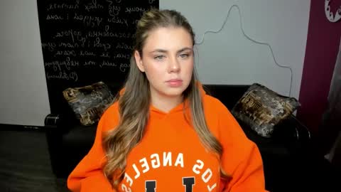 isabellabler online show from 10/21/25, 11:55