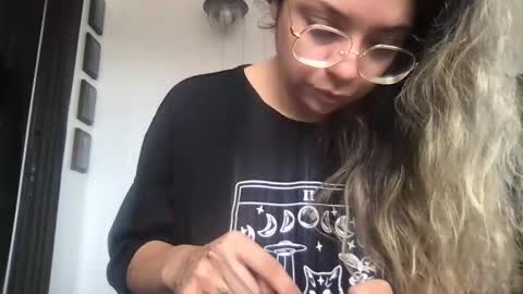 isabellaelizabeth online show from 03/03/26, 05:30