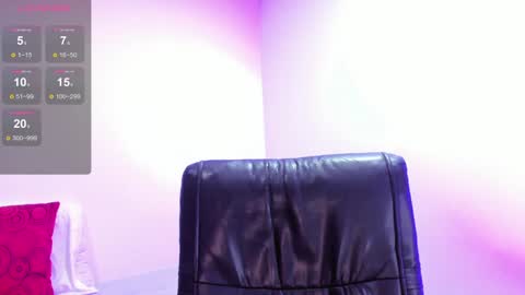 Instagram soybella01  online show from 02/06/25, 06:24