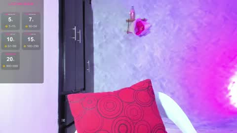 Snapshot of isabellagh1 chatting on 07/12/26, 07:27 Instagram soybella01 online show from 07/12/26, 07:27