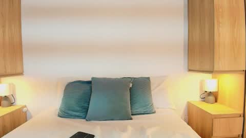 Isabella  online show from 11/15/25, 02:24