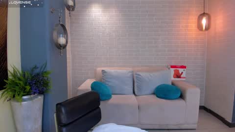 Isa Hill  online show from 12/20/24, 08:12