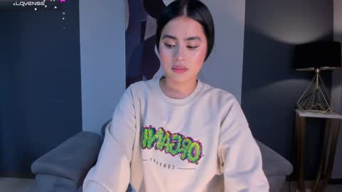 Isa Hill  online show from 12/29/24, 05:12