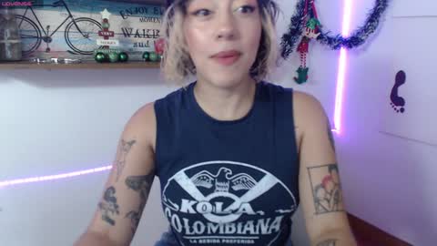 Snapshot of isabellakoff chatting on 12/10/24, 12:38 Tati - online show from 12/10/24, 12:38