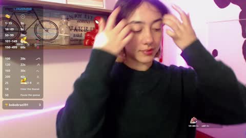 Snapshot of isabellakoff chatting on 01/07/25, 11:58 Tati - online show from 01/07/25, 11:58