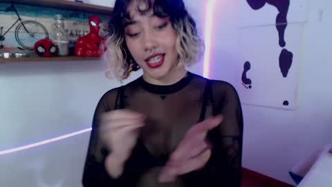 Snapshot of isabellakoff chatting on 01/30/25, 03:08 Tati - online show from 01/30/25, 03:08