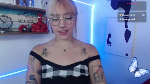 Snapshot of isabellakoff chatting on 03/06/25, 03:02 Tati - online show from 03/06/25, 03:02