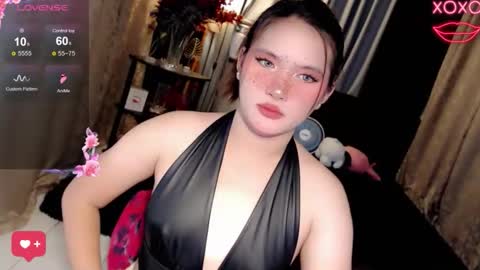 Snapshot of isabellaleights chatting on 05/17/26, 01:03 isabel online show from 05/17/26, 01:03