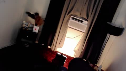 Snapshot of isabellaleights chatting on 06/16/26, 06:05 isabel online show from 06/16/26, 06:05