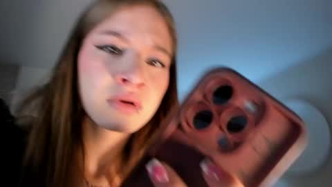 Isabella Moretti online show from 04/23/26, 03:52