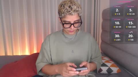 Snapshot of isabellamoutt chatting on 12/18/25, 02:06 Isabella Mout online show from 12/18/25, 02:06