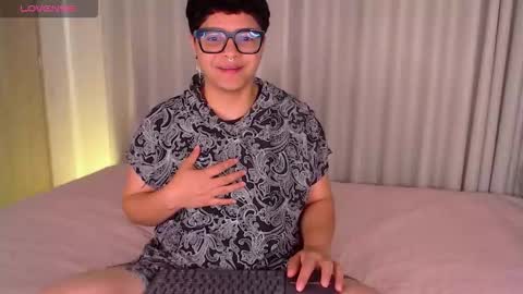 Isabella Mout  online show from 02/14/26, 02:47