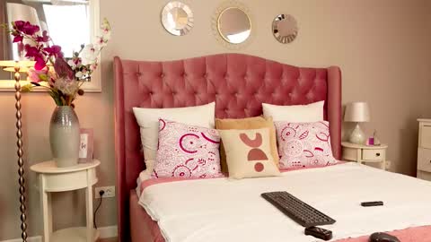 IsabellaMyst online show from 12/01/25, 10:26