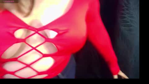 Snapshot of isabellaoverkill chatting on 02/17/26, 11:33 Isa Overkill online show from 02/17/26, 11:33