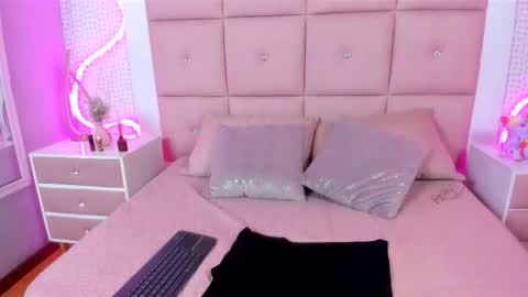 Isabel  online show from 05/14/26, 12:23